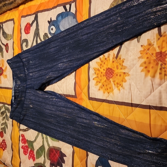 Victoria's Secret Pants - Victoria Secret size Small blue leggings